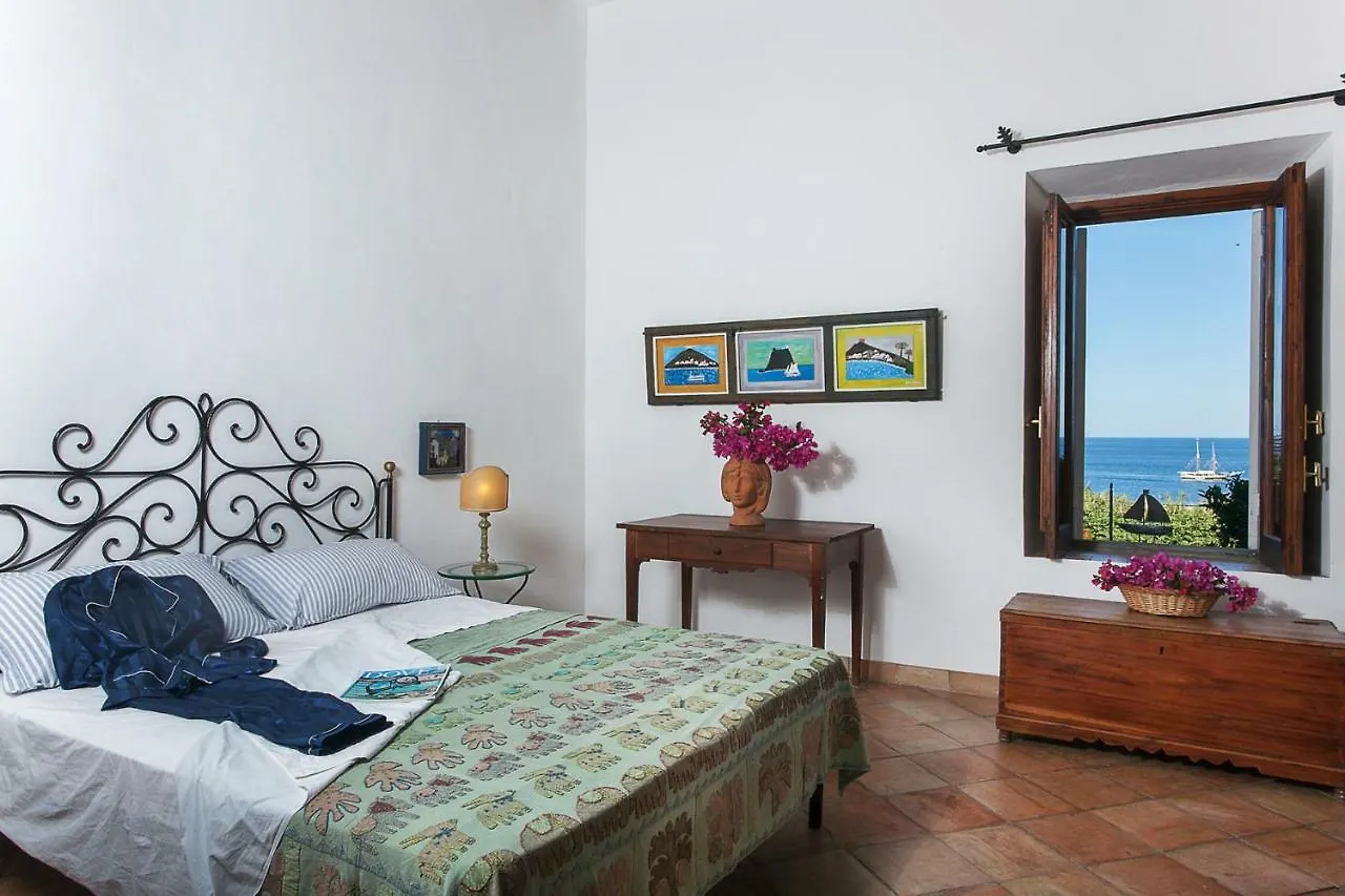 Villa STROMBOLI E STROMBOLICCHIO