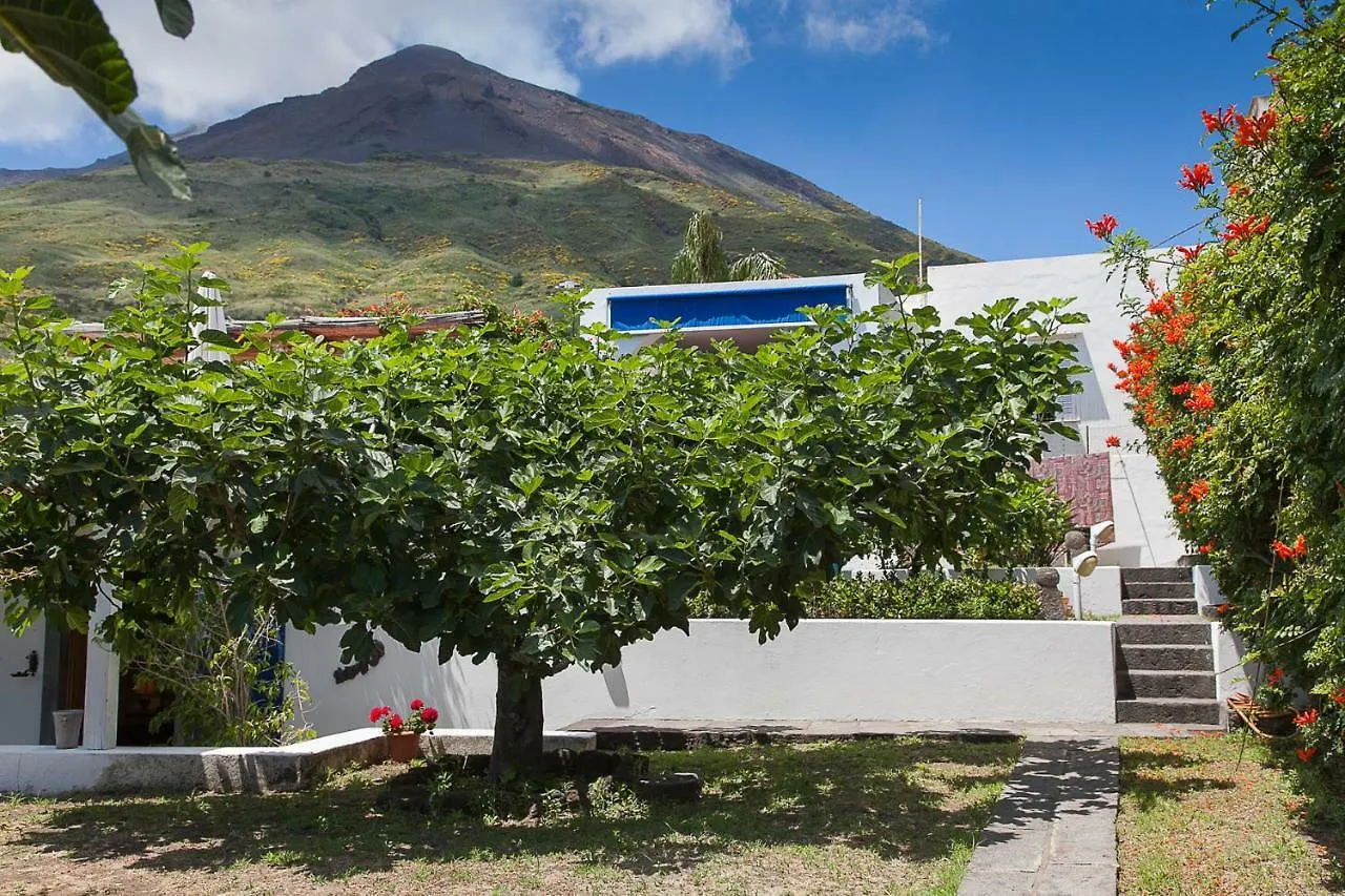 Villa STROMBOLI E STROMBOLICCHIO 0*,