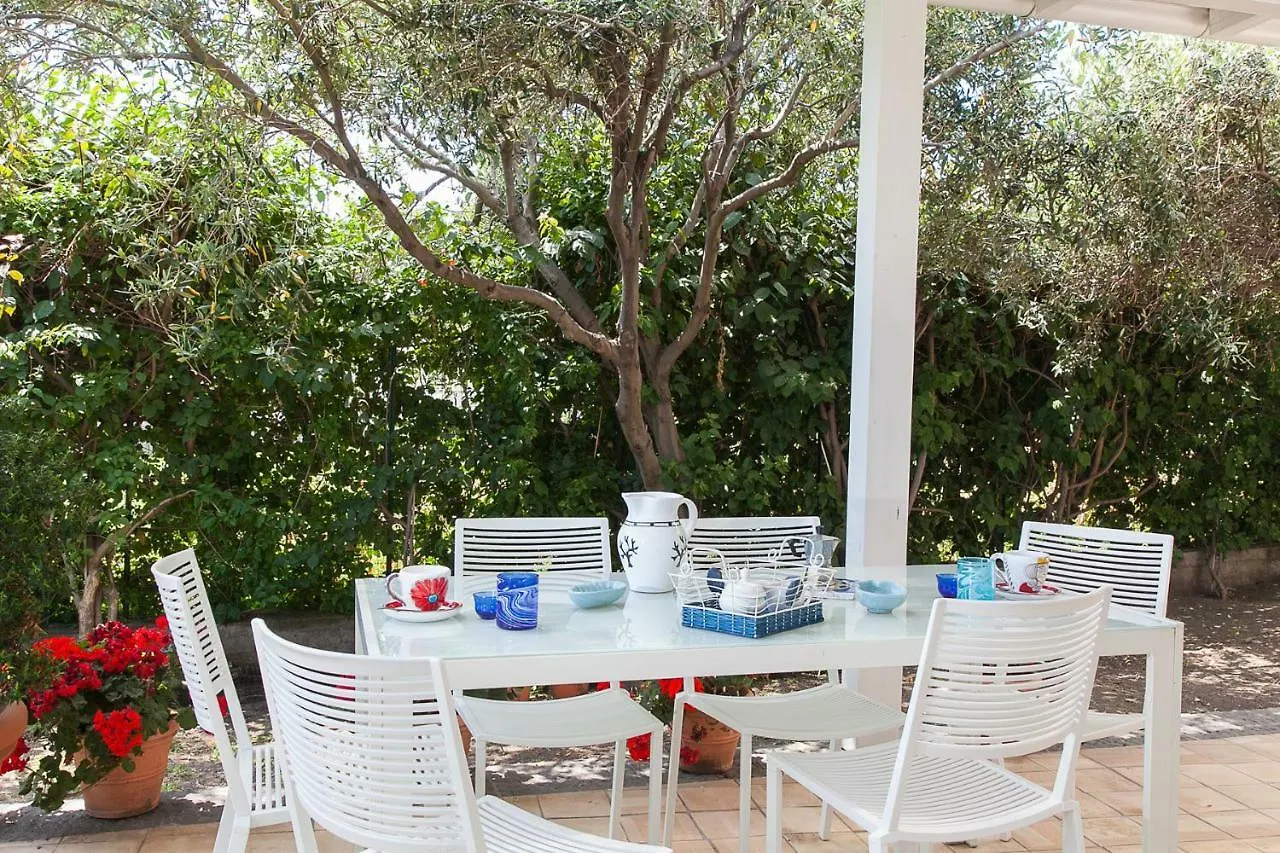 Villa Stromboli E Strombolicchio