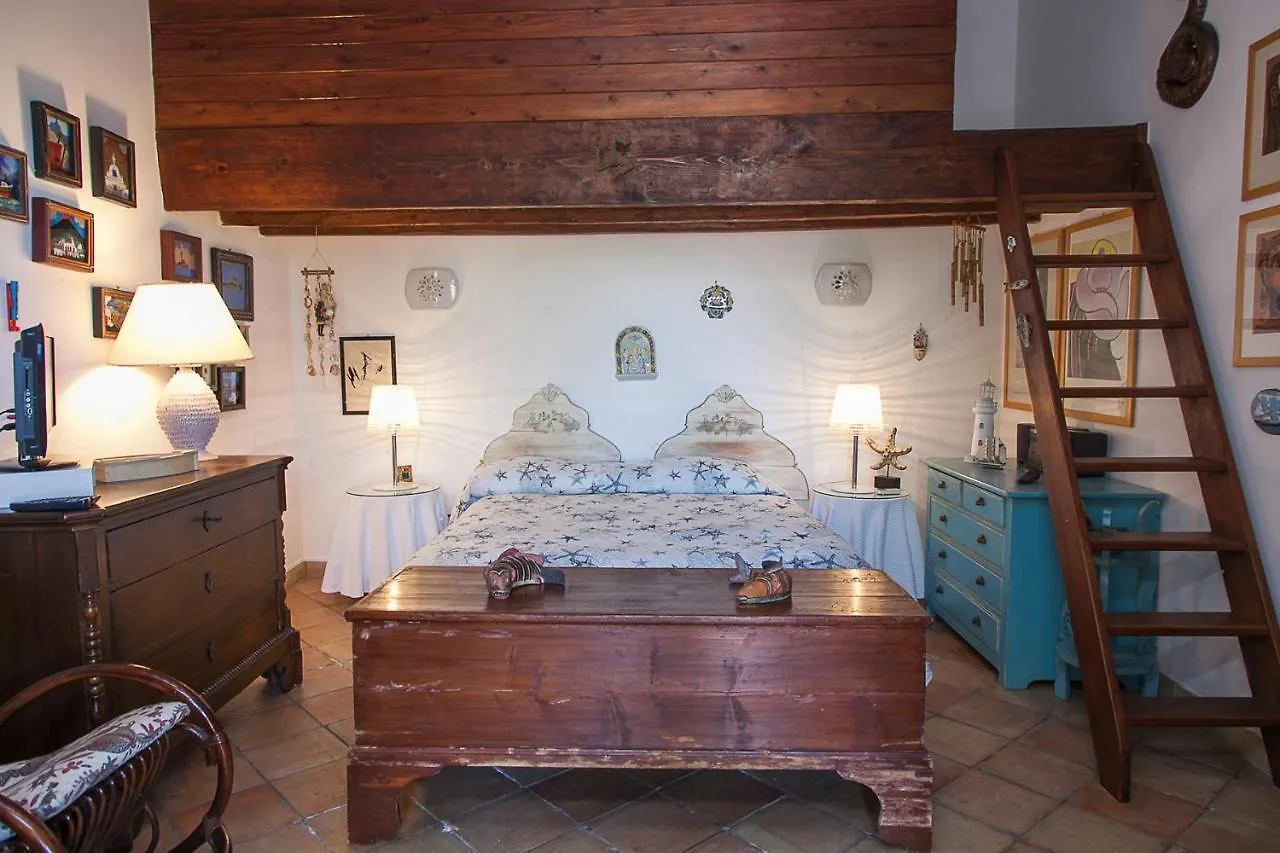 Villa Stromboli E Strombolicchio