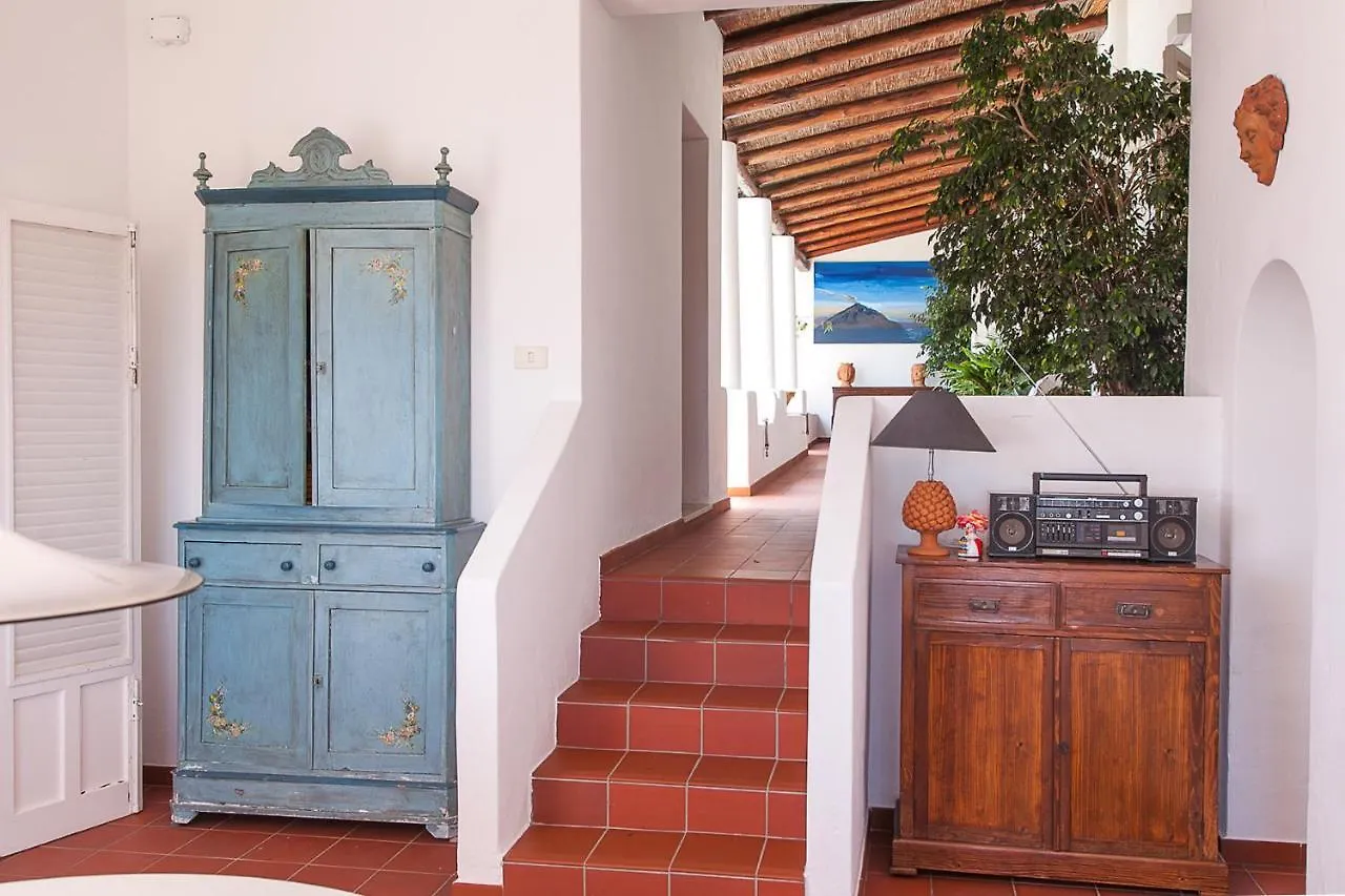 Villa STROMBOLI E STROMBOLICCHIO