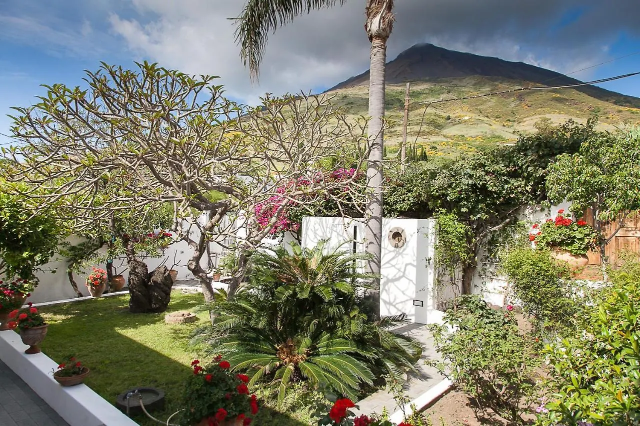 Villa Stromboli E Strombolicchio Italy