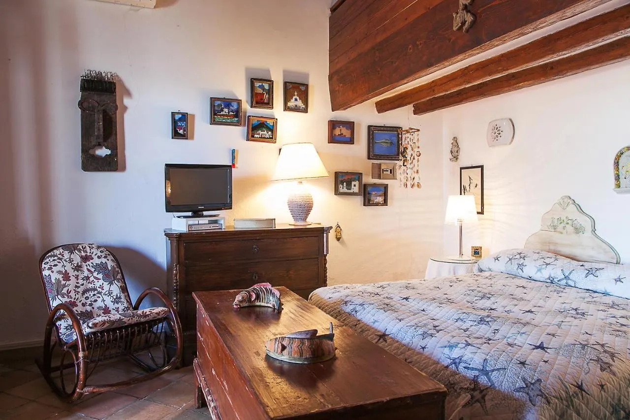 Villa Stromboli E Strombolicchio
